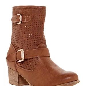 Liliana Norman Camel Boots